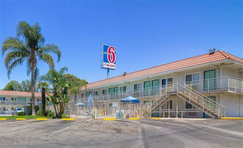 Motel 6 North Hills .